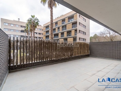 Piso con 2 habitaciones con ascensor y aire acondicionado en Sant Cugat del Vallès