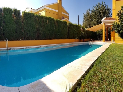 Venta de casa con piscina en Espartinas, ZONA RESIDENCIAL MUY TRANQUILA