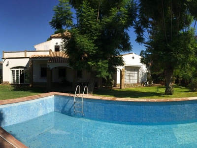 Venta de casa con piscina y terraza en Espartinas, ZONA RESIDENCIAL