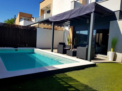 Venta de casa con piscina y terraza en Espartinas, ZONA RESIDENCIAL DE PRIMERA CALIDAD