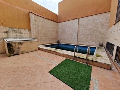 Venta de casa con piscina y terraza en Umbrete, ZONA RESIDENCIAL CÉNTRICA