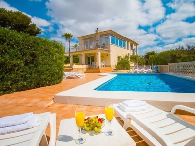 Villa en venta con piscina en Cometa Carrió Calpe.
