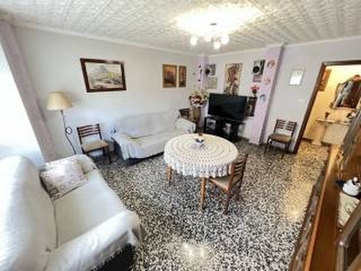 Casa unifamiliar 4 habitaciones, buen estado, Zona Parc de l'Alquenència, Alzira