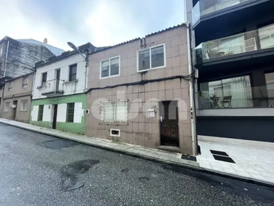 Chalet en venta en Calle de San Xosé en Fátima-Travesía de Vigo-San Xoán por 69,000 €