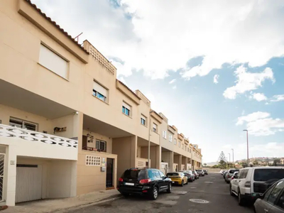Chalet en venta en Melilla en Melilla por 385,000 €