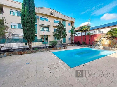 EN ALQUILER PARA FAMILIAS O PAREJAS, CONFORTABLE PISO CON TERRAZA CUBIERTA EN VILLANUEVA DEL PARDILLO (MADRID).