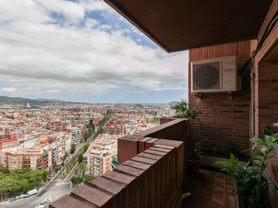 Piso alto en Guineueta con vistas espectaculares Venta La Guineueta