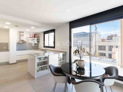Piso en venta en Centre - Mataró de 4 habitaciones con terraza y garaje