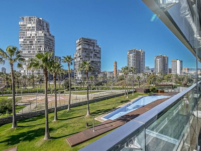 Piso en venta en Diagonal Mar i el Front Marítim del Poblenou de 4 habitaciones con terraza y piscina