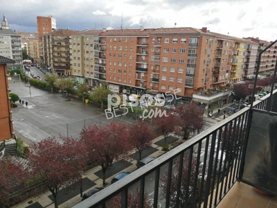 Piso en venta en Calle de Gorbea en Coronación por 280.000 €