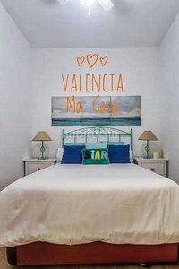 Alquiler ático con 2 habitaciones amueblado con ascensor, calefacción y aire acondicionado en Valencia