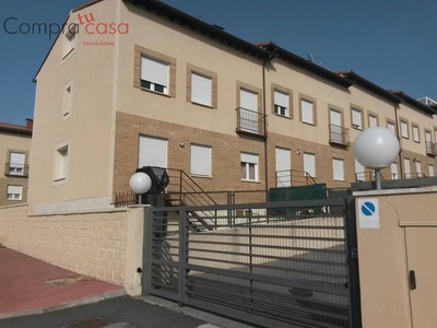 Alquiler Casa adosada en de Valladolid La Lastrilla. Con terraza 220 m²