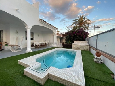 Alquiler Casa unifamiliar en Urbanización Real de Zaragoza Marbella. Con terraza 125 m²