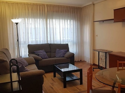 Alquiler de piso en avenida Das Camelias de 4 habitaciones con terraza y muebles