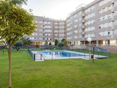 Alquiler de piso en Buenavista-Valparaíso-La Legua de 3 habitaciones con piscina y garaje