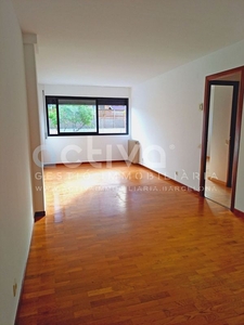 Alquiler de piso en Sant Joan Despí de 3 habitaciones con garaje y calefacción