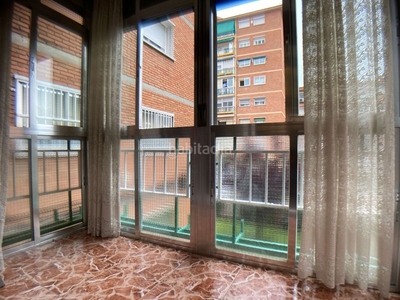 Alquiler piso con 3 habitaciones amueblado con calefacción y aire acondicionado en Madrid