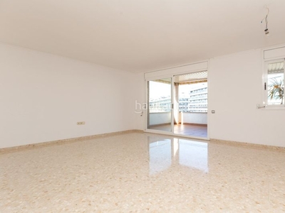Alquiler piso con 3 habitaciones con ascensor, parking y calefacción en Sant Joan Despí