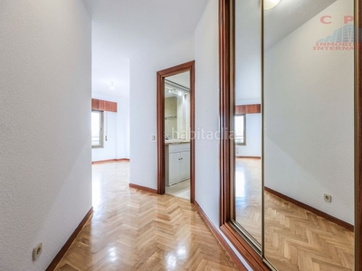 Alquiler piso magnífico piso reformado y sin amueblar, de 115 m2, 4 habitaciones, situado en urbanización cerrada. en Madrid