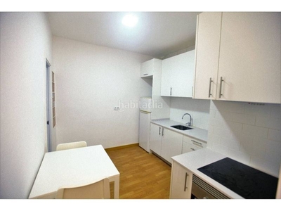 Alquiler piso moderno de 65m2 con 2 habitaciones (1 doble y 1 individual), 1 baño, totalmente amueblado, soleado, exterior. en Hospitalet de Llobregat (L´)