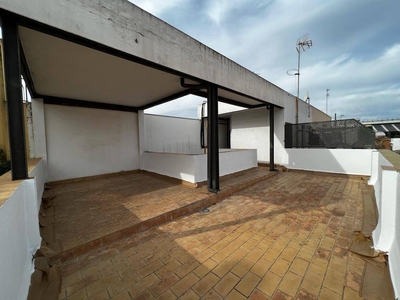 Alquiler Piso Sevilla. Piso de dos habitaciones Primera planta con terraza