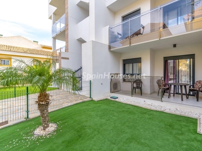 Apartamento bajo en venta en Cabo Roig, Orihuela