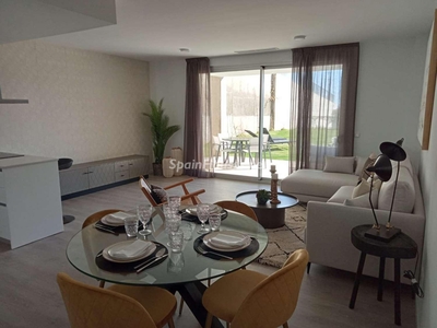 Apartamento bajo en venta en Playa Bahía Dorada, Estepona
