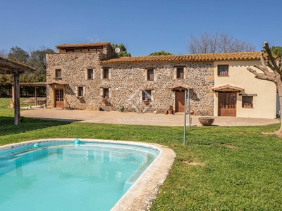 Casa rural de 476m² en venta en El Gironés, Girona