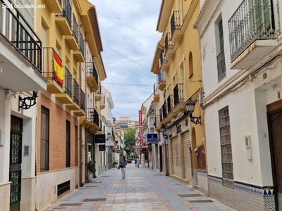 Céntrica ubicación, cerca de la Plaza de la Constitución y a un paso de la playa.