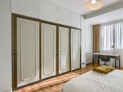 Habitaciones en apartamento de 4 dormitorios en Chamartín, Madrid