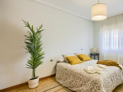 Habitaciones en apartamento de 4 dormitorios en Chamartín, Madrid
