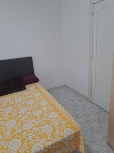 Habitaciones en C/ Oviedo, L'Hospitalet de Llobregat por 400€ al mes