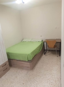 Habitaciones en C/ Pare Gil, Reus por 300€ al mes