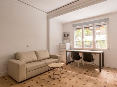 Piso con reforma integral, exterior, 5 habitaciones, salón de 50 m2 y terraza, 3 baños, mejor zona de chamberí-argüelles. ideal familia o inversión en Madrid