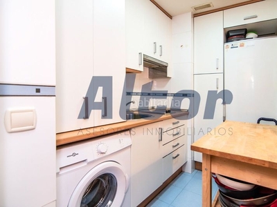 Piso en venta , con 49 m2, 1 habitaciones y 1 baños, garaje, trastero y calefacción eléctrica. en Madrid