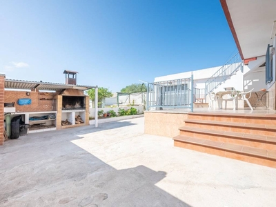 Venta Casa rústica en Tulipes Vilanova i la Geltrú. 155 m²