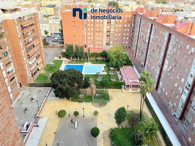 Venta de piso en calle Benito Más y Prat de 4 habitaciones con piscina y garaje
