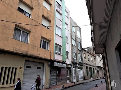Venta de piso en Marín de 4 habitaciones con balcón