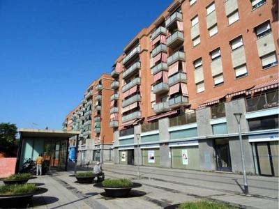 Venta Piso Badalona. Piso de tres habitaciones en Calle Verdi. Buen estado sexta planta con balcón