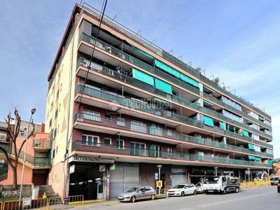 Venta Piso Badalona. Piso de tres habitaciones Quinta planta con balcón calefacción central