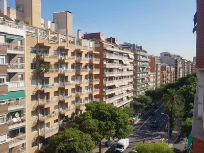 Venta Piso Barcelona. Piso de cuatro habitaciones Séptima planta con terraza