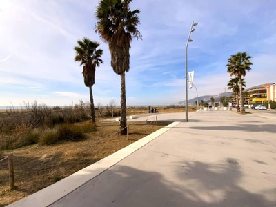 Venta Piso Castelldefels. Piso de dos habitaciones Buen estado segunda planta con terraza