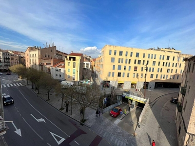 Venta Piso en Muralla de Sant Francesc. Manresa. A reformar tercera planta