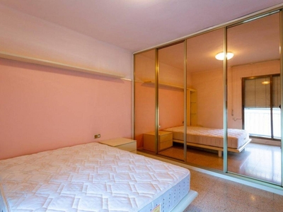 Venta Piso L'Hospitalet de Llobregat. Piso de tres habitaciones en Del Llorer 51. Primera planta con balcón