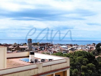 Venta Piso Malgrat de Mar. Piso de cuatro habitaciones Buen estado segunda planta con terraza