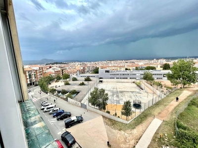 Venta Piso Manresa. Piso de cuatro habitaciones Quinta planta con terraza