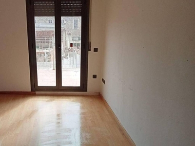 Venta Piso Manresa. Piso de dos habitaciones A reformar quinta planta con terraza