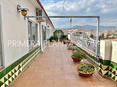 Venta Piso Mataró. Piso de cuatro habitaciones Primera planta con terraza