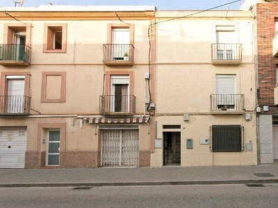 Venta Piso Olesa de Montserrat. Piso de tres habitaciones en Calle Argelines.