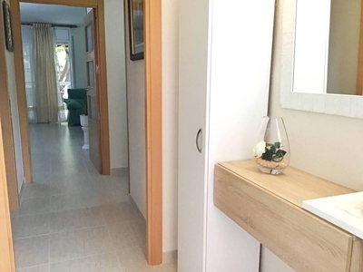 Venta Piso Salou. Piso de tres habitaciones en Calle Aurelia. Buen estado primera planta con terraza